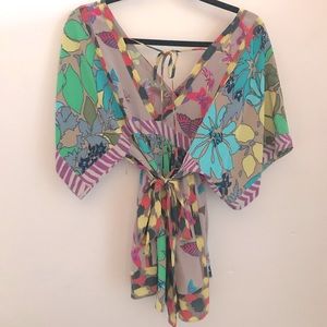 Beautiful 100% silk Rebecca Taylor blouse! Summery, size 4. Flutter sleeve.